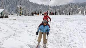 Less snow dampens New Year celebrations in Gulmarg